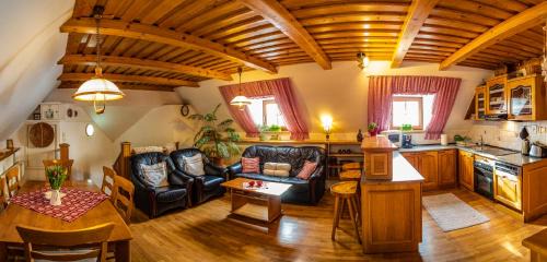 Liptovsky Trnovec Cabin | Drevenica Michael