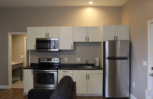 Pleasant Hill Villa | Drew's Den in Historic Downtown Pleasant Hill, MO