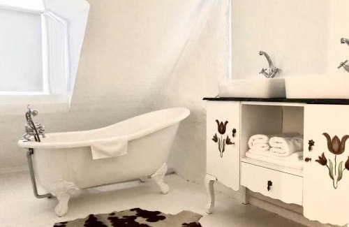 Howick House | Drewry Lane