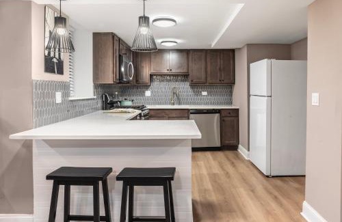 Kenwood House | Drexel Apartments, Downtown Hyde Park