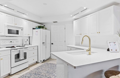 New Smyrna Beach Condo | Drift Away in this gorgeous coastal themed Oceanwalk Condo - OW9-302