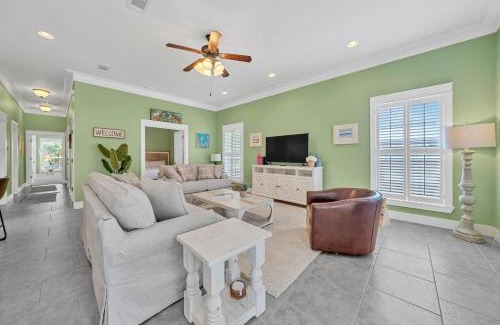 Gulfview Heights House | Drift Away