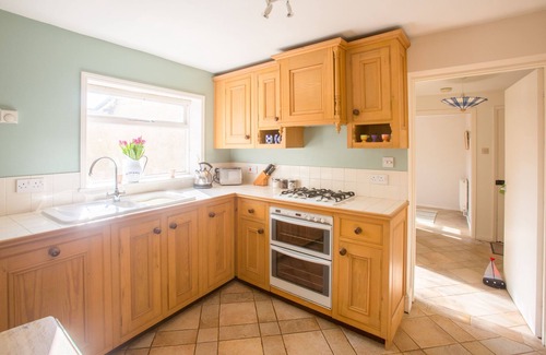 Aldeburgh Apartment | Drift In - sleeps 6 guests in 3 bedrooms