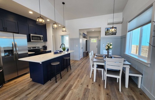Ocean Shores House | Drift Inn A - Duplex with hot tub