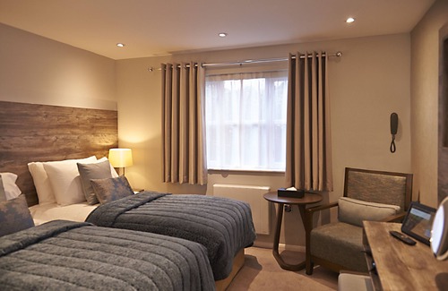 Wyboston Hotel | Drift Inn (Formerly The Waterfront Hotel)