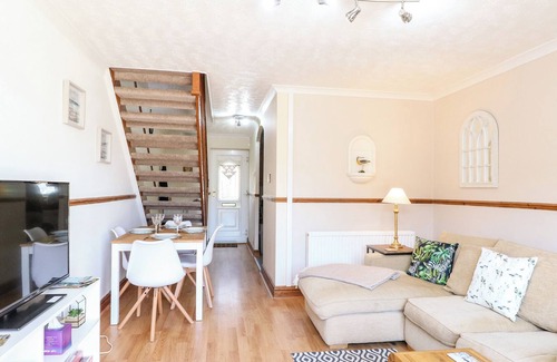 Caister-on-Sea House | DRIFTERS COVE, pet friendly, with a garden in Caister-On-Sea