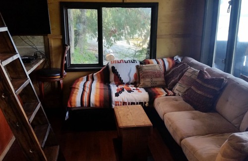 Cariboo Chilcotin Coast Resort | Drifterscove has 2 cabins for rent just down the channel from Bella bella.