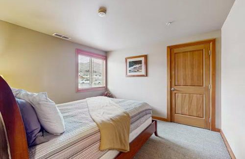 Chelan Apartment | Driftin' Cabanas