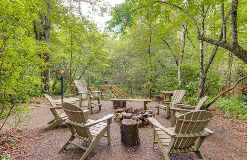 Blue Ridge House | Drifting Feather Mountain Cabin Waterfront Deck