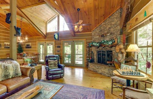 Blue Ridge House | Drifting Feather Mountain Cabin Waterfront Deck