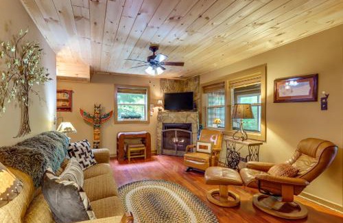 Blue Ridge House | Drifting Feather Mountain Cabin Waterfront Deck