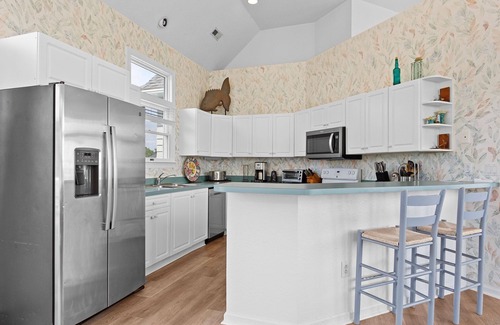 Monteray Shores House | Drifting Sands *2 Ensuites *Pool *Comm Amenities