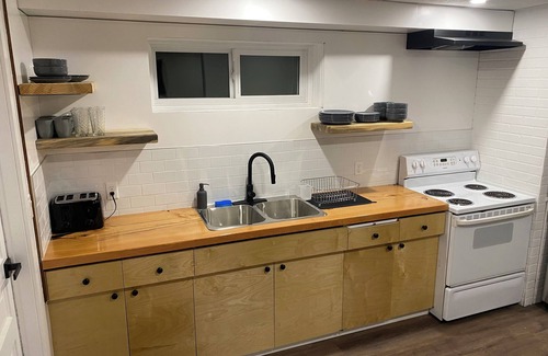 Robson House | Driftopia Inn offers amenities that are hard to find anywhere else in the area.