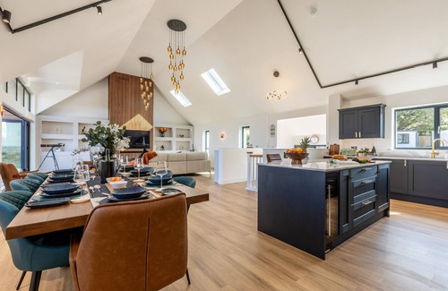 Instow House | Driftwood Barton Close