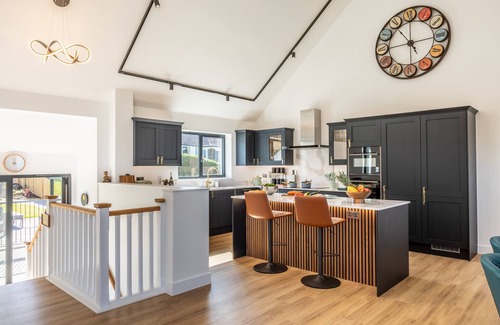 Instow House | Driftwood Barton Close