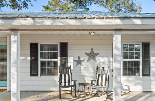 Gulfview Heights House | Driftwood Beach Escape (Private Pool & 6 Seater Golf Cart)