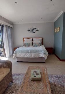 Gordons Bay Central Villa | Driftwood Beach Villa