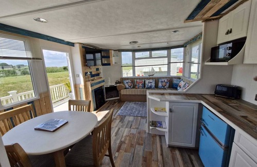 Anderby Creek Cabin | Driftwood Cabin - Dog Friendly, Anderby Creek