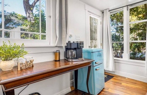 Santa Barbara Apartment | Driftwood Club - Jennifer`s Room (Dog Friendly)