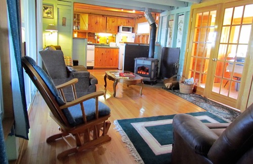 Brooksville Cabin | Driftwood Cottage; cozy oceanfront, 2 Kayaks, Wood Stove, Porch, Sunsets.