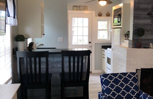 Dennis Port Cottage | Driftwood Cottage- Cozy Gas Fireplace - Walk to beach