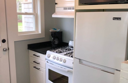Dennis Port Cottage | Driftwood Cottage- Cozy Gas Fireplace - Walk to beach