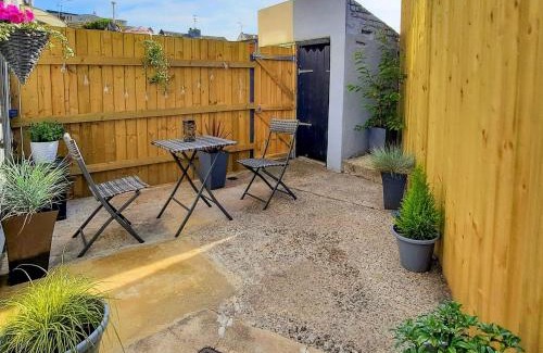 Hopton House | Driftwood Cottage