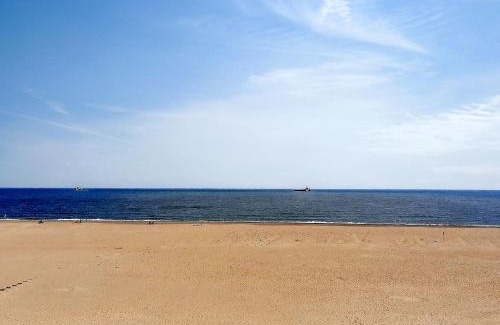 Hopton House | Driftwood Cottage