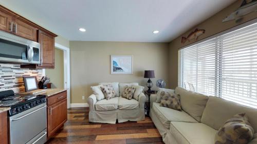 Isles of Capri Apartment | Driftwood Landing 13