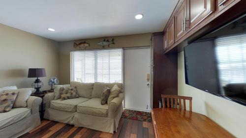 Isles of Capri Apartment | Driftwood Landing 13