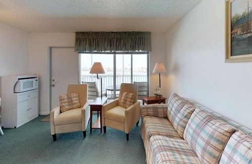 Isles of Capri Condo | Driftwood Landing 15- Isles of Capri Vacation Resort.