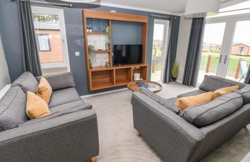 Hasguard Cross House | Driftwood Lodge