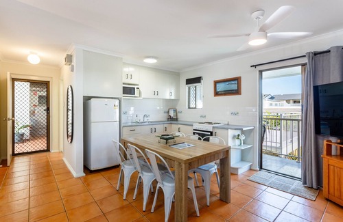 Yeppoon Apartment | Driftwood on the Beach - Sea View Unit 10