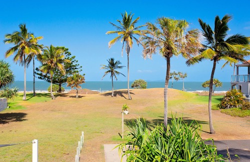 Yeppoon Apartment | Driftwood on the Beach - Sea View Unit 10