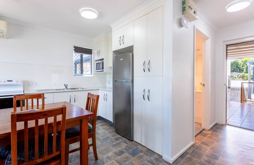 Yeppoon Apartment | Driftwood on the Beach - Sea View Unit 9