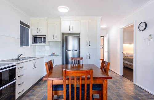 Yeppoon Apartment | Driftwood on the Beach - Sea View Unit 9