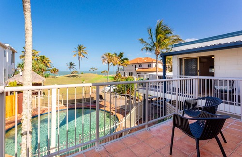 Yeppoon Apartment | Driftwood on the Beach - Sea View Unit 9