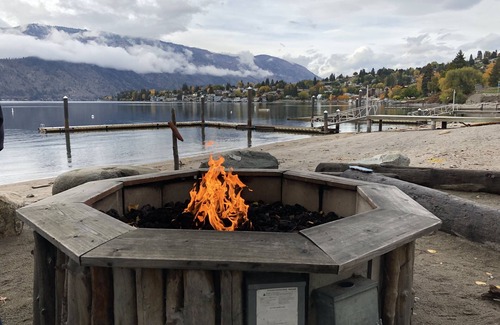 Wapato Point House | Driftwood Point at Wapato Point