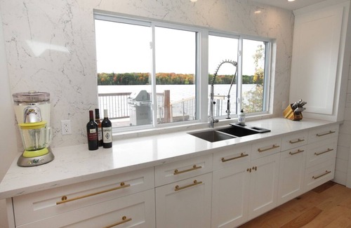 Baddow Cottage | Driftwood Point Waterfront Cottage
