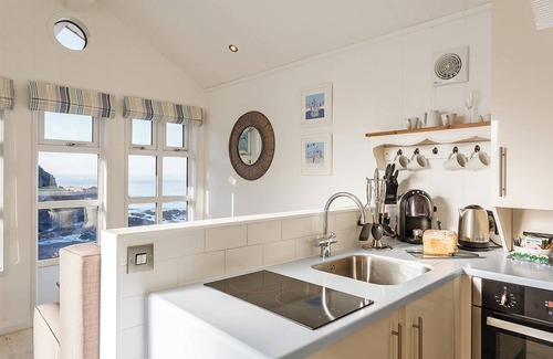 Hele Ski Chalet | Driftwood Premier Sea View Cabin