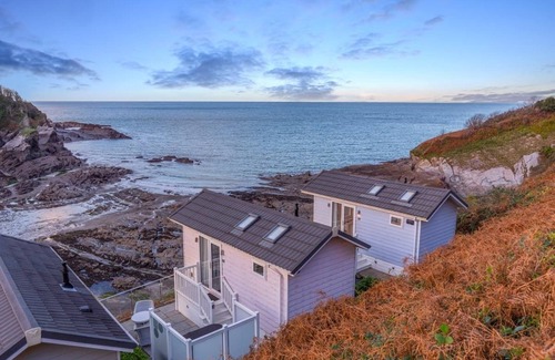 Hele Ski Chalet | Driftwood Premier Sea View Cabin