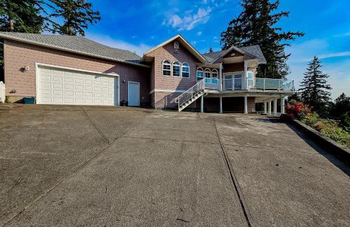 Blaine House | Driftwood Retreat