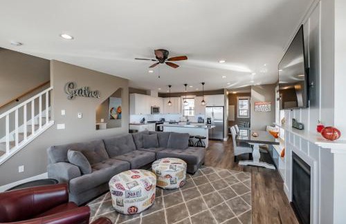 Nelscott House | Driftwood Star