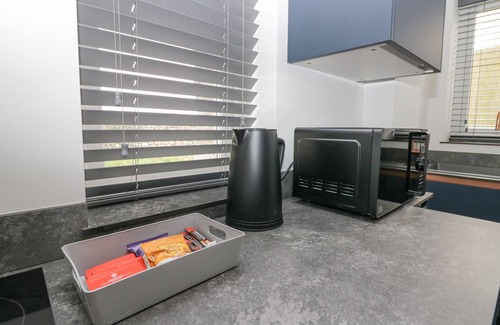 Roosebeck House | DRIFTWOOD STUDIO, pet friendly, with a garden in Barrow-In-Furness
