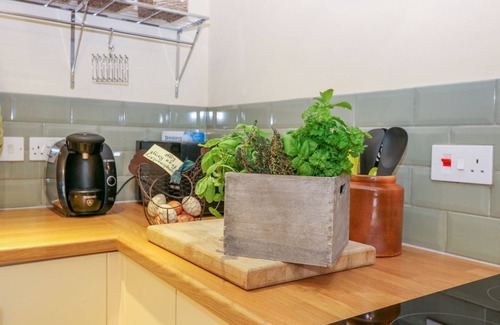 Salen Cottage | DRIMNATORRAN FARM LODGE, pet friendly, with open fire in Strontian