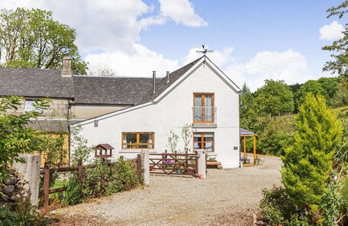 Salen Cottage | DRIMNATORRAN FARM LODGE, pet friendly, with open fire in Strontian