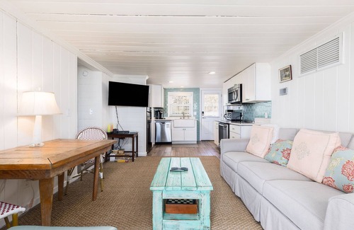 Folly Beach Apartment | Drip Dry Down: Charming Oceanfront 2BR Duplex with Heated Pool!