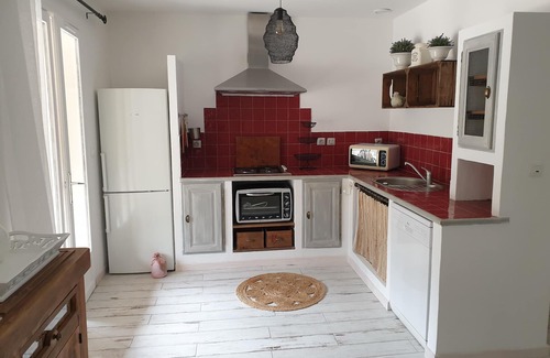 Chantemerle-les-Grignan Villa | Drôme Provençale house with private pool in charming typical village