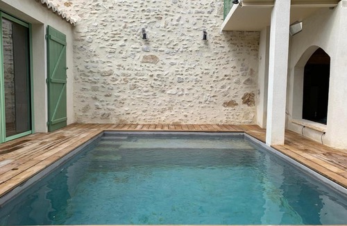 Valreas Villa | Drome provençale maison familiale calme dans village