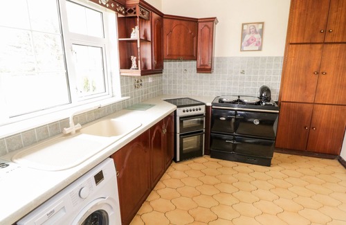 Dromore West Cottage | DROMORE WEST COTTAGE, family friendly in Dromore West, County Sligo